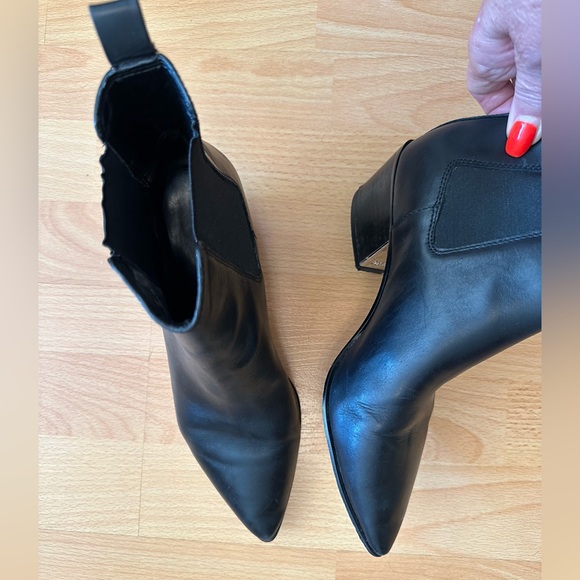 DKNY leather booties almond toe - Picture 11 of 13